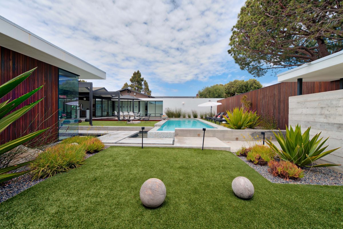 how to maintain your artificial turf